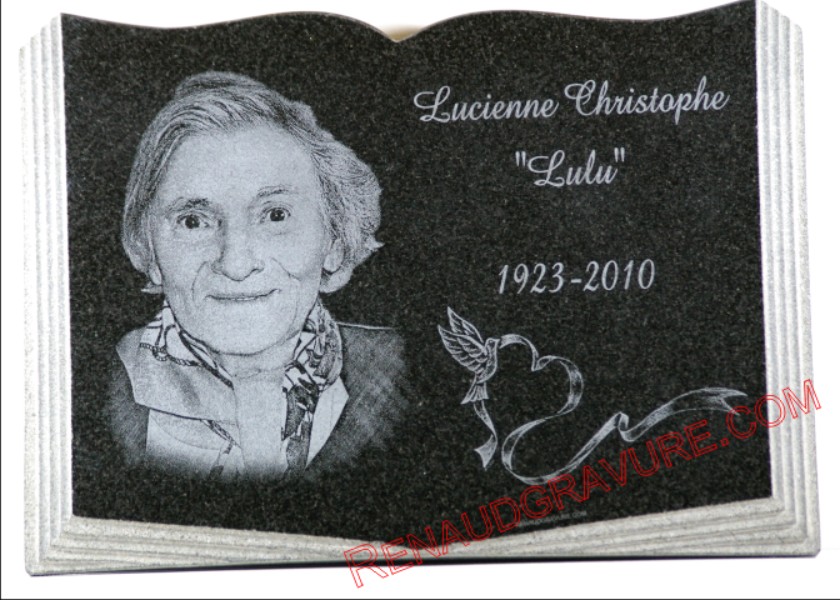 Plaque funéraire forme livre ouvert pour cimetière.