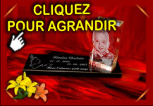 Plaque funéraire en verre gravé avec photo sur article funeraire