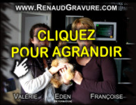 Plaque fun&eacute;raire en verre grav&eacute; avec photo sur article funeraire