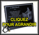 Cycliste &agrave; v&eacute;lo grav&eacute; sur une plaque funeraire pour des obs&egrave;ques et a poser sur une s&eacute;pulture