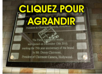 Plaque fun&eacute;raire en verre grav&eacute; avec photo sur article funeraire