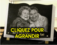 Photo de Couples grav&eacute;s sur des tombes