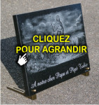 Sc&egrave;ne avec j&eacute;sus et ses brebis . Ce motif est grav&eacute; pour une s&eacute;pulture.