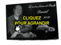 Plaque souvenir en granit avec gravure personnalis&eacute;es