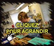 Plaque fun&eacute;raire en verre grav&eacute; avec photo sur article funeraire