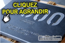 Plaque fun&eacute;raire en verre grav&eacute; avec photo sur article funeraire