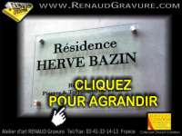 Plaque fun&eacute;raire en verre grav&eacute; avec photo sur article funeraire