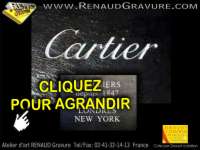 Plaque fun&eacute;raire en verre grav&eacute; avec photo sur article funeraire