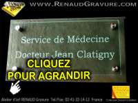 Plaque fun&eacute;raire en verre grav&eacute; avec photo sur article funeraire