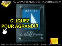 Plaque fun&eacute;raire en verre grav&eacute; avec photo sur article funeraire