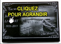 Paysage de p&ecirc;che grav&eacute; sur un article mortuaire personnaliks&eacute;