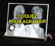 Socle lumineux assorti d'une plaque de verre de 22.5cm x 16.5 cm