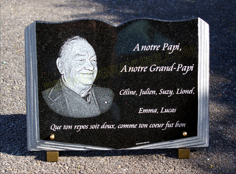 plaques fun&eacute;raires