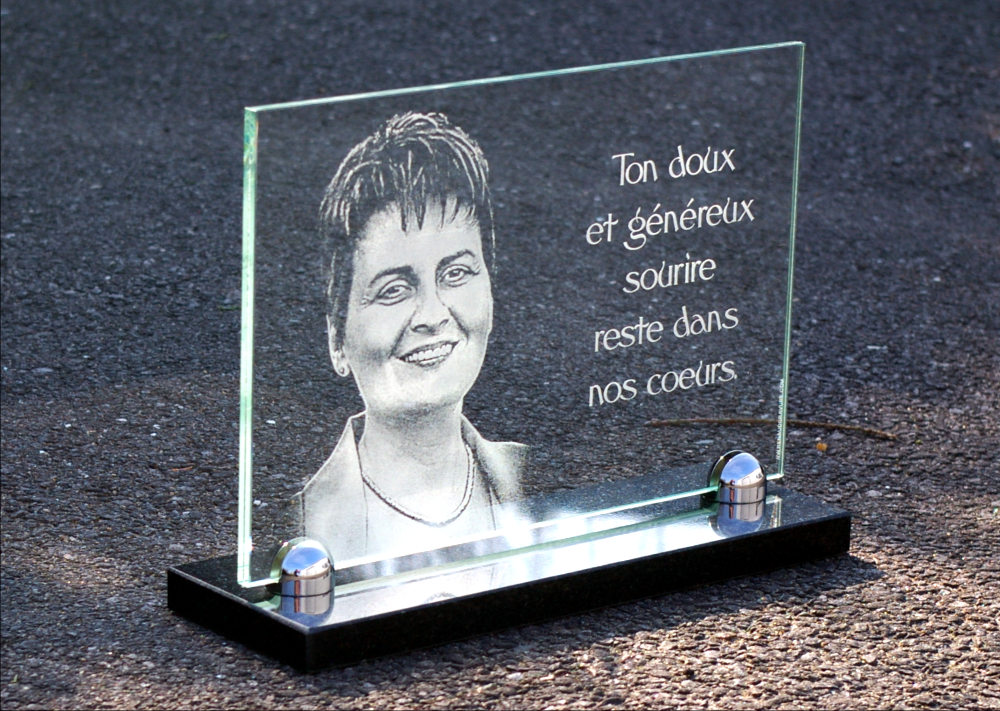 Memorial plaque : beauty and durability