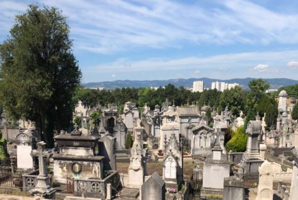 Fournisseur de plaques tombales à Lyon, cimetière de Loyasse