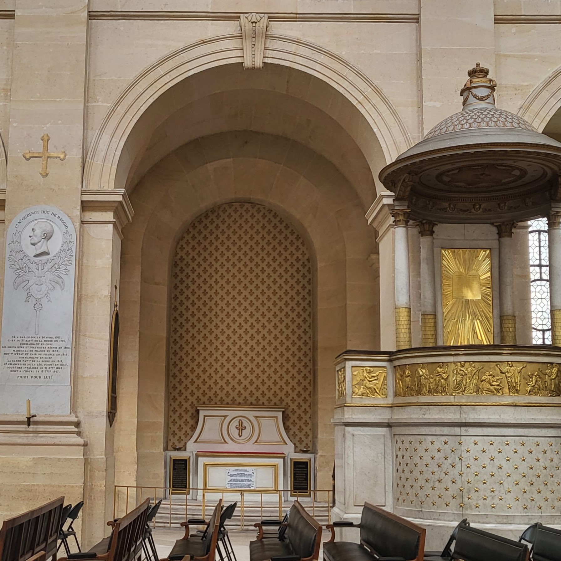 Vue de la plaque commémorative de la guerre du pacifique à la seconde guerre mondiale