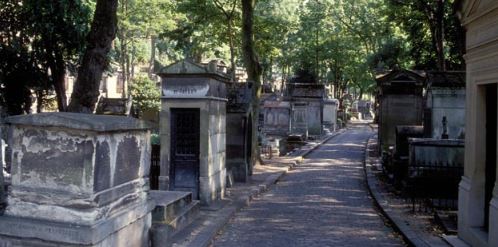 Plaque funéraire à Paris, cimetière du père Lachaise