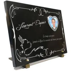 Plaque funeraire avec photo céramique, colombe et coeur.