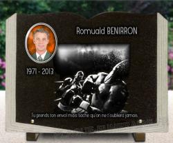 granit forme livre ouvert, photo porcelaine, boxeur, médaillon funéraire Ref : 136