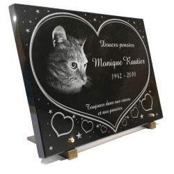Grande plaque funéraire coeur et chat en granit gravé. Ref : 191
