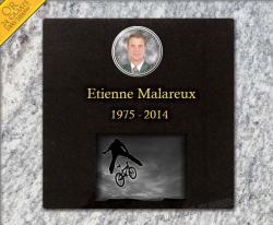 Plaque funéraire granit à coller, cycliste BMX, sportif, photo porcelaine, columbarium Ref : 228