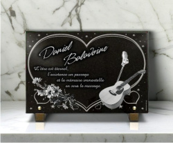 musique Guitare acoustique guitariste, coeur, fleurs, granit