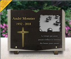 Plaque funéraire livre en granit, pétanque bouliste, religion croix dorée Ref : 381