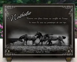 Plaque funéraire chevaux