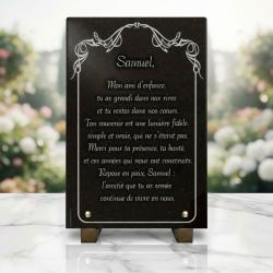 Plaque funéraire avec bordure décorative en granit (30 × 20 cm) sur pieds métal