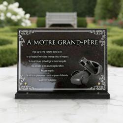 Plaque funéraire avec gants de boxe sur socle en granit (25 × 35 cm)