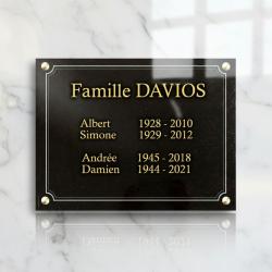 Plaque funéraire en granit noir poli 30×40 cm, bordure gravée blanche et dorure 