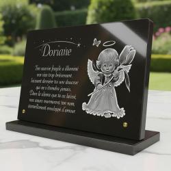 Plaque funéraire Ange en granit noir sur socle. Gravure inaltérable haut de gamme, fabrication française, création en ligne, devis immédiat, livraison gratuite, avis Trustpilot. Paiement CB,PayPal.