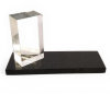 Plaque funèbre moderne avec texte et ange sur cube de verre et base granit (2)