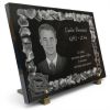 Plaque funèbre en granit avec photo, bordure pétales de roses et épitaphes personnalisables (2)