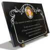 Plaque tombale avec médaillon porcelaine ovale, bordure déco et textes (2)