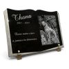 Plaque tombale forme livre ouvert en granit avec texte et chien dalmatien (2)