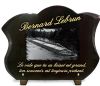Plaque tombale avec péniche de batelier sur fleuve. Granit forme galbée avec texte à personnaliser (2)