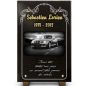 Plaque funéraire en granit avec voiture BMW Z3, bordure décorative, texte doré à personnaliser. (2)