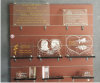 Plaque funéraire en verre avec coeurs, gants de boxe, texte dorés, entièrement personnalisable (2)
