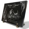 Plaque funéraire personnalisée en granit, guitariste concert, musique et textes gravés (2)