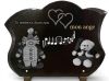 Plaque tombale personnalisable pour enfant et bébé avec jouet, peluche, coeurs et partition de musique (2)