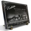 Plaque funéraire avec chevaux sur la plage, cadre déco et texte, en granit à personnaliser (2)