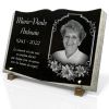 Plaque funéraire en granit forme livre ouvert avec photo du défunt gravée et fleurs. A personnaliser (2)