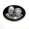 Médaillon ovale en granit avec deux portraits gravés à personnaliser (2)