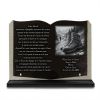 Plaque funéraire livre en granit avec randonnée en montagne avec texte, sur socle à personnaliser (2)