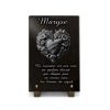 Plaque funéraire coeur en granit gravé avec fleurs et texte à personnaliser (2)