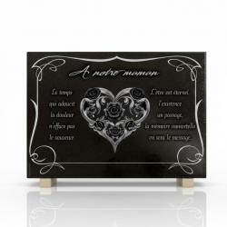 Plaque funéraire Coeur en granit noir , Roses gravées et bordure décorative (2)
