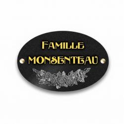 Plaque funéraire ovale en granit à visser , lettrage doré et motif fleurs (2)