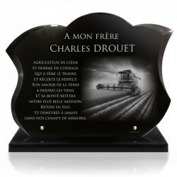 Plaque funéraire agriculteur en granit galbé avec moissonneuse-batteuse (2)