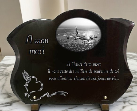 Plaque funéraire avec Avion, coeur et colombe